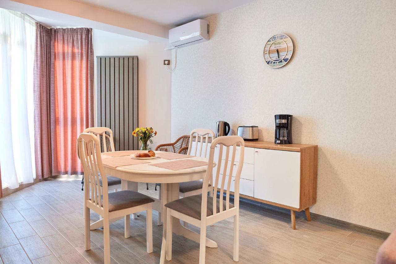 Blu Sea View Apartment - Spa Pools Beach Resort Mamaia Exterior photo