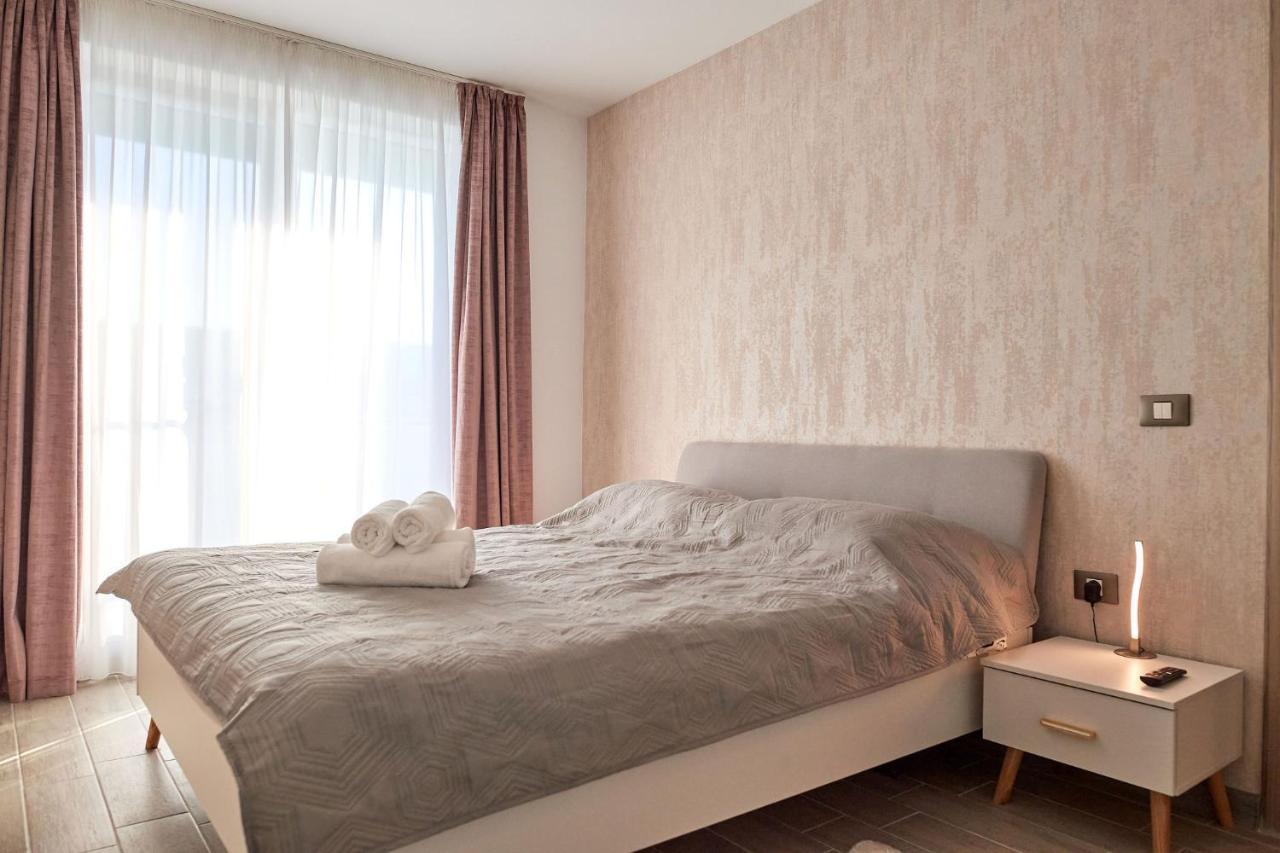 Blu Sea View Apartment - Spa Pools Beach Resort Mamaia Exterior photo